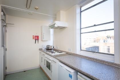 A band 2 shared bathroom kitchen in Derwent College. Example room layout. Actual layout may vary. 